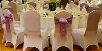 Áo phủ ghế không thể thiếu trong không gian tiệc cưới