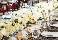 Tham khảo mẫu khăn trải bàn kết hoa cho tiệc cưới