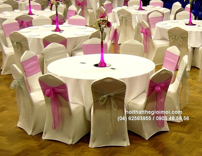 Các mẫu áo phủ ghế tiệc cưới màu trắng